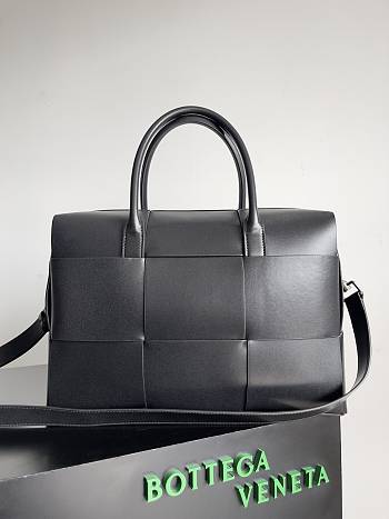 Bottega Veneta Men's Arco In Black Bag Size 36 x 28 x 12 cm