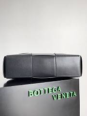 Bottega Veneta Men's Arco In Black Bag Size 36 x 28 x 12 cm - 5