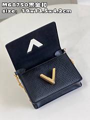 Louis Vuitton Twist Belt Chain Wallet Black Size 19 x 13.5 x 4.2 cm  - 3