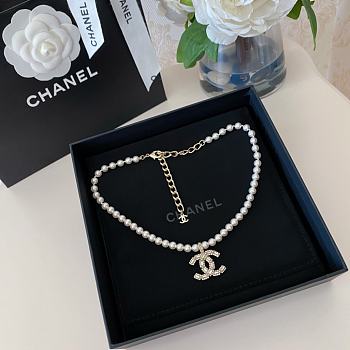 Chanel Pearl Necklace 01