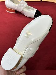 Chanel Round Toe Sandals Black/White - 6