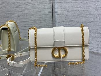 Dior 30 Montaigne Bag White Size 21 x 6 x 12 cm