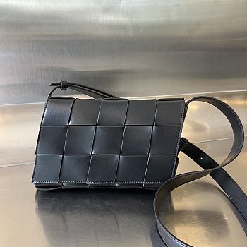 Bottega Veneta Speed Cassette Unisex Shoulder Bag Size 23 x 15 x 5 cm