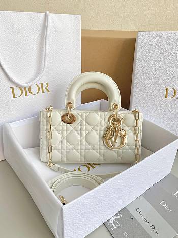 Dior Lady D Joy Small White Size 22 x 12 x 6 cm
