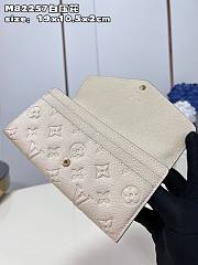 Louis Vuitton Wallet M82257 White Size 19 x 10.5 x 2 cm - 2