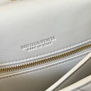 Bottega Veneta Trio Intrecciato Leather Bag White Size 19 x 15 x 6 cm - 3
