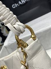 Chanel Hobo Black Bag White Size 26 x 25 x 7.5 cm - 2