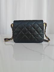 Chanel Ivory Crossbody Bag Black Size 15 x 21 x 7 cm - 3
