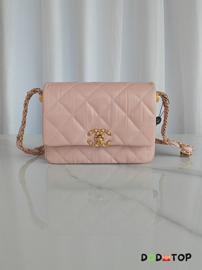 Chanel Ivory Crossbody Bag Pink Size 15 x 21 x 7 cm - 1