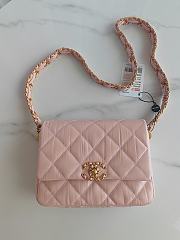 Chanel Ivory Crossbody Bag Pink Size 15 x 21 x 7 cm - 6