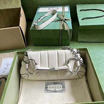 Gucci Horsebit Chain Medium Shoulder Bag White Size 27 x 11.5 x 5 cm