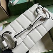 Gucci Horsebit Chain Medium Shoulder Bag White Size 27 x 11.5 x 5 cm - 3