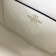 Valentino Garavani Small Vsling Grainy Calfskin Handbag White Size 22 x 15 x 5 cm - 5