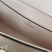 Valentino Garavani Rockstud Small Pink Bag Size 26 x 13 x 7 cm - 5