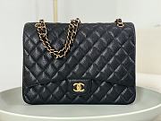 Chanel Flap Bag Maxi Caviar Black Size 33 cm - 1