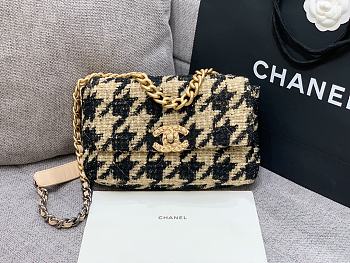 Chanel 19 Shoulder Bag 01 Size 26 x 16 x 9 cm