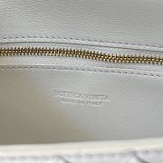 Bottega Veneta Wallace Mini Bag White Size 21.5 x 13.5 x 4.5 cm - 4