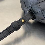 Bottega Veneta Mini Hop Crossbody Bag Size 25.5 x 14.5 x 11 cm - 4