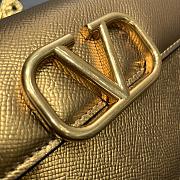Valentino Garavani Small Leather Chain Wallet Gold Size 20 x 5.5 x 10 cm - 6
