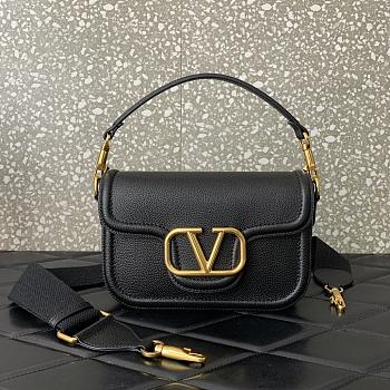Valentino Garavani Alltime Grainy Calfskin Shoulder Bag Black Size 23.5 x 18 x 8 cm