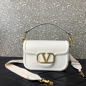 Valentino Garavani Alltime Grainy Calfskin Shoulder Bag White Size 23.5 x 18 x 8 cm