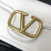 Valentino Garavani Alltime Grainy Calfskin Shoulder Bag White Size 23.5 x 18 x 8 cm - 6