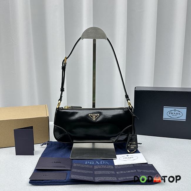 Prada Black Small Leather Handbag Size 24 x 11 x 6 cm - 1