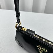 Prada Black Small Leather Handbag Size 24 x 11 x 6 cm - 5