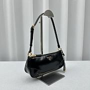 Prada Black Small Leather Handbag Size 24 x 11 x 6 cm - 4