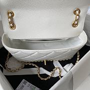 Chanel AS4489 Flap Bag White Size 15 × 23.5 × 9 cm - 5