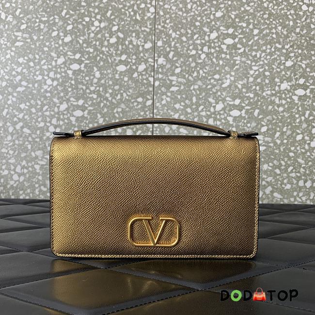 Valentino VLOGO Calfskin Wallet on Chain Gold Size 19 x 4 x 10.5 cm - 1