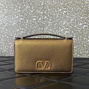 Valentino VLOGO Calfskin Wallet on Chain Gold Size 19 x 4 x 10.5 cm - 1