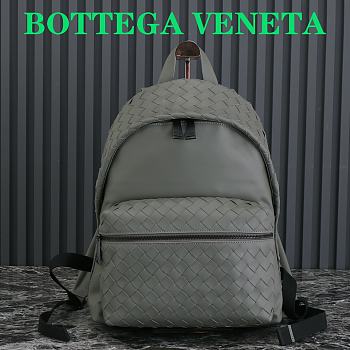 Bottega Veneta Intrecciato Backpack Grey Size  41 x 28.5 x 16 cm