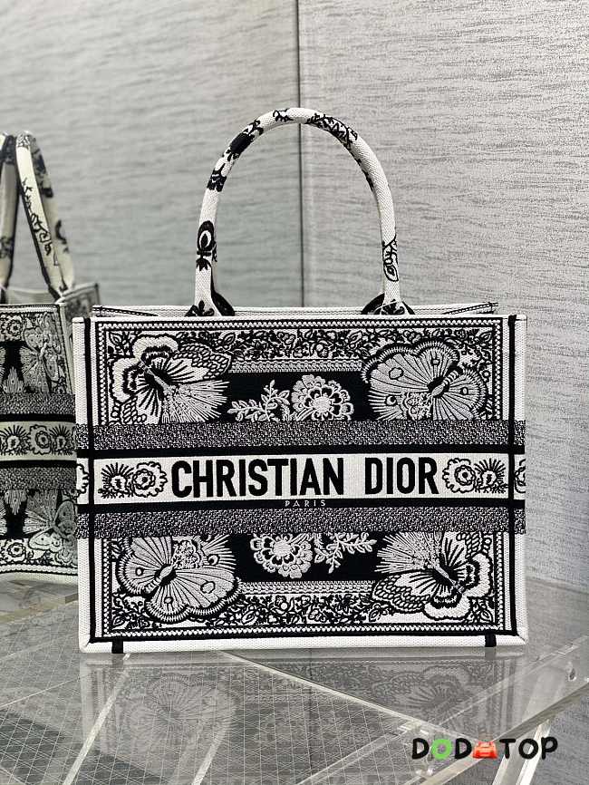 Dior Book Tote Medium 07 Size 36 x 18 x 28 cm - 1