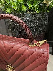 Chanel Cocco Chevrons Pattern Grained Calfskin Gold Metal Burgundy Size 18 × 29 × 12 cm - 5