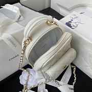 Chanel Small Backpack White Size 18 × 13 × 9 cm - 3