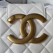 Chanel AS4596 Retro Metal Large Logo White Size 17.5 × 20 × 5 cm - 2