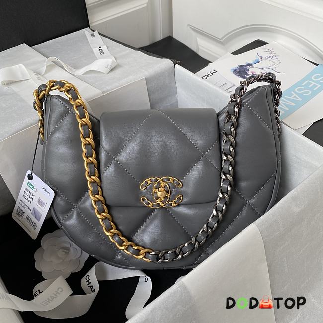 Chanel Underarm Bag Grey AS4638 Size 25 × 20 × 7 cm - 1