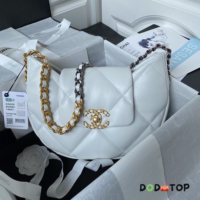 Chanel Underarm Bag White AS4638 Size 25 × 20 × 7 cm - 1