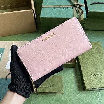 Gucci Zip Around Wallet With Gucci Script In Pink Leather Size 20 x 12.5 x 4 cm