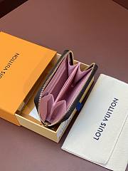 Louis Vuitton Leather Folding Wallet Size 11 x 8.5 x 2 cm - 3