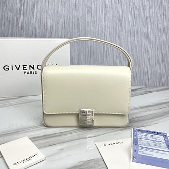 Givenchy Small Leather 4G Crossbody Bag White Size 21 x 15 x 6 cm