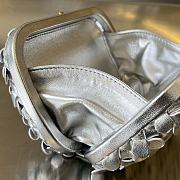 Bottega Veneta Knot Clutch Silver Size 19 x 11.5 x 5  cm - 2