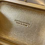 Bottega Veneta Knot Clutch Gold Size 19 x 11.5 x 5 cm - 3