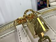 Louis Vuitton LV Lock It MM High End White M23061 Size 36 x 29 x 15 cm - 4