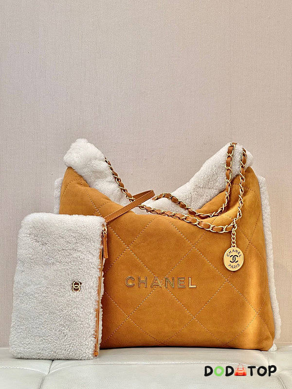Chanel 22 Handbag Size 38 × 42 × 8 cm - 1