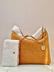 Chanel 22 Handbag Size 38 × 42 × 8 cm - 1