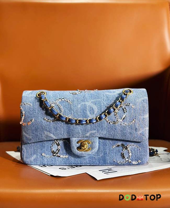 Chanel Classic Flap Bag Small Denim Size 15.5 x 25.5 x 6.5 cm - 1
