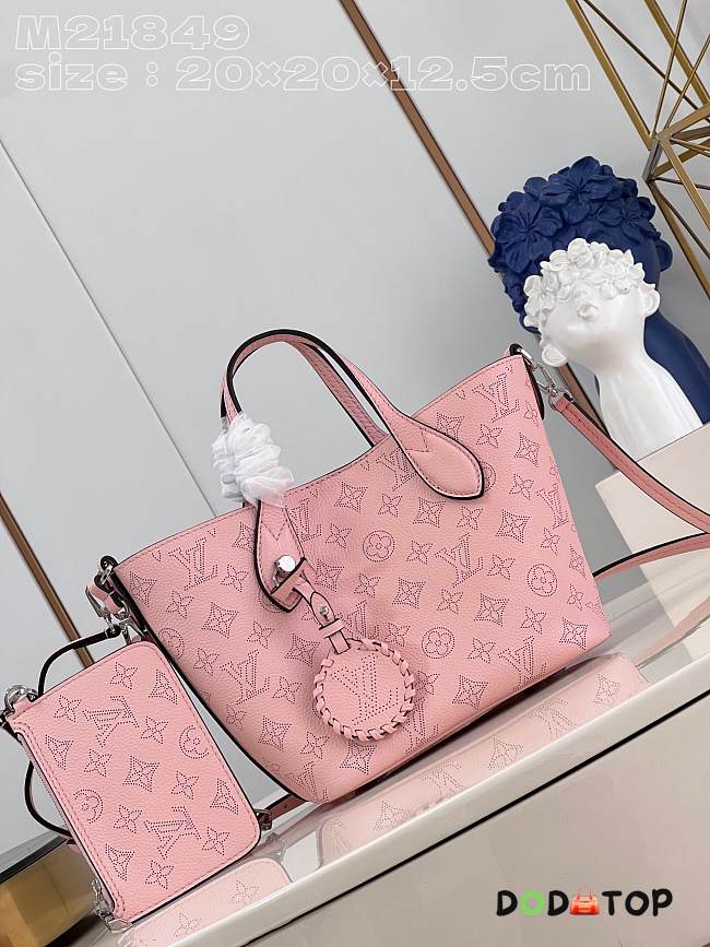 Louis Vuitton LV Blossom PM Mahina Leather Size 20 x 20 x 12.5 cm - 1