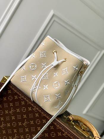Louis Vuitton LV Neonoe Bucket Bag M23080 01 Size 26 x 26 x 17.5 cm